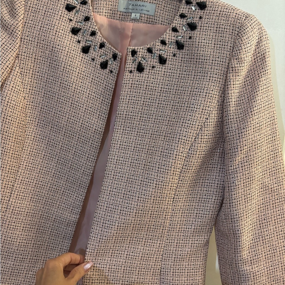 Tahari Arthur S. Levine Pink Tweed Jacket with Embellished Collar Sz 8 - Picture 6 of 11